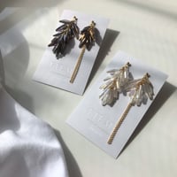 ［全2色］ガラスビーズロングピアス / イヤリング / サージカルステンレス