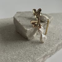 蘭の花　バロックパールピアス