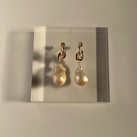 バロックパールピアス