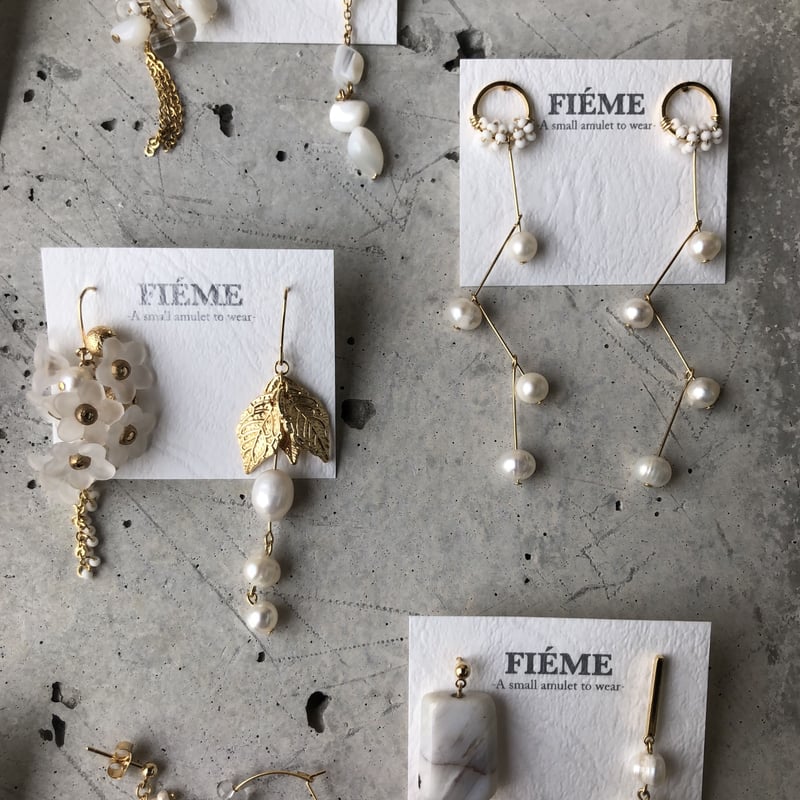 LILYS 淡水パールロングペダルピアス LILYS 淡水パールロングペダルピアス ロング 淡水パール ピアス