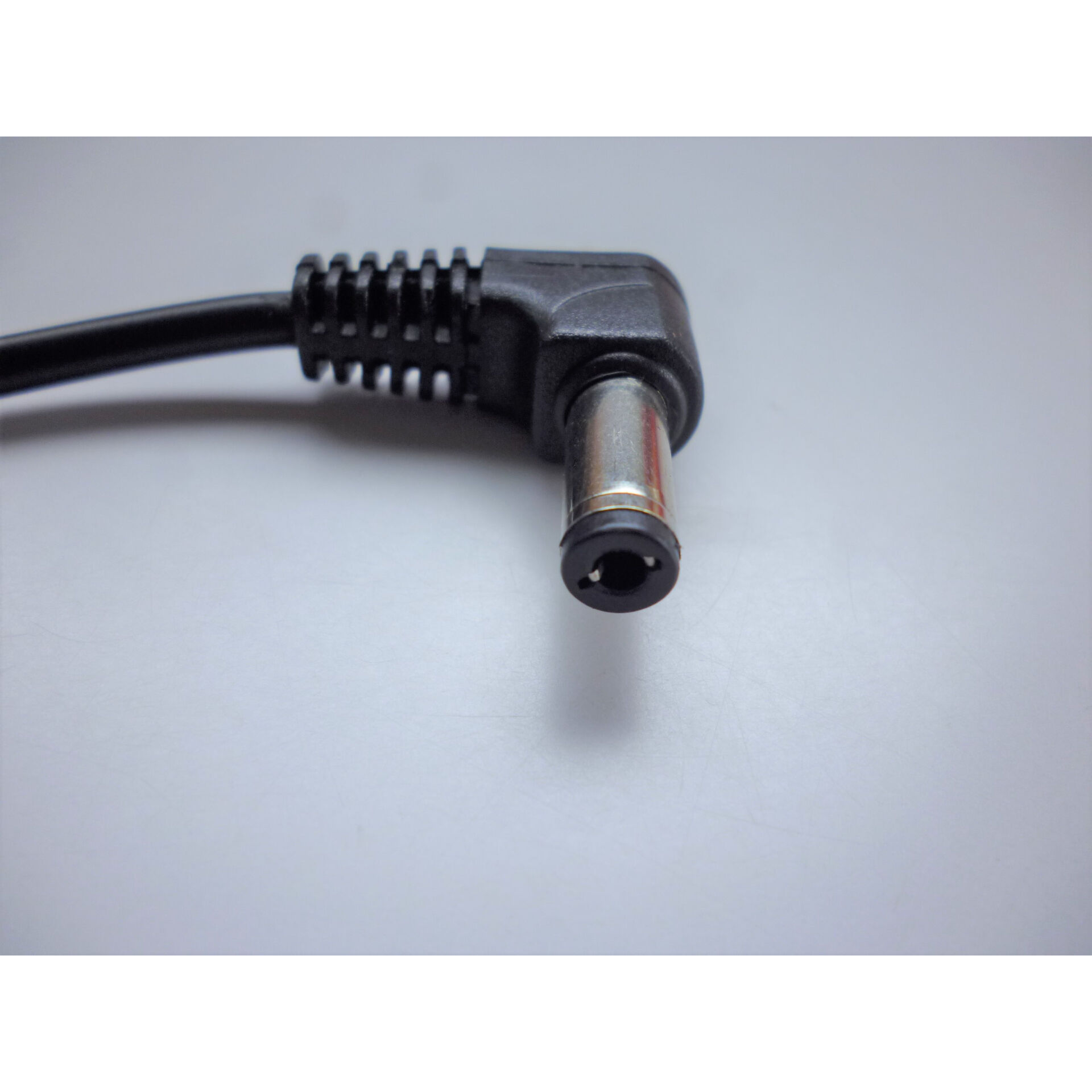 DB18VM] エフェクター用 DC Booster 9V DC電圧を 18V に昇圧する電