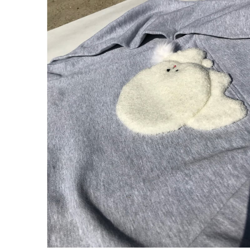 ☆アトリエセール 『お尻クンクン白い犬』 グレーのパーカー