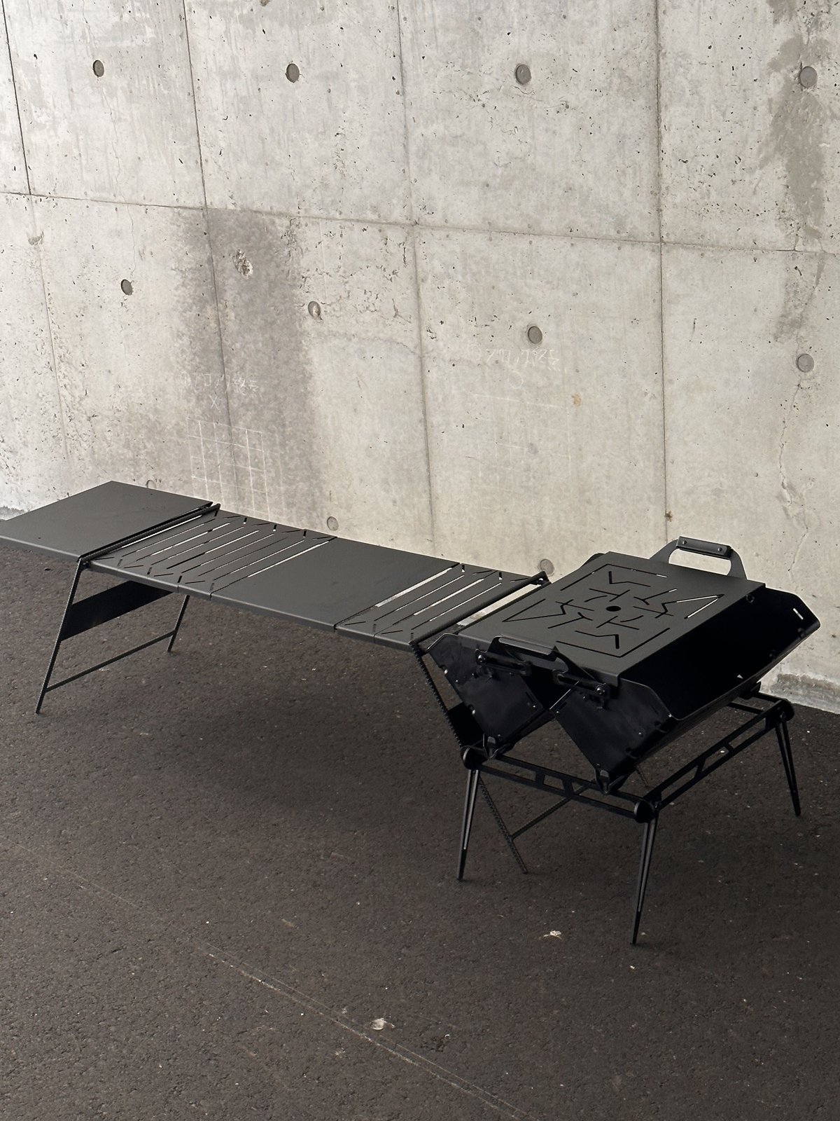 タフまるアイアンテーブルver.アイアンマン | WILD OUTDOOR タフまるアイアンテーブルver.アイアンマン | WILD OUTDOOR