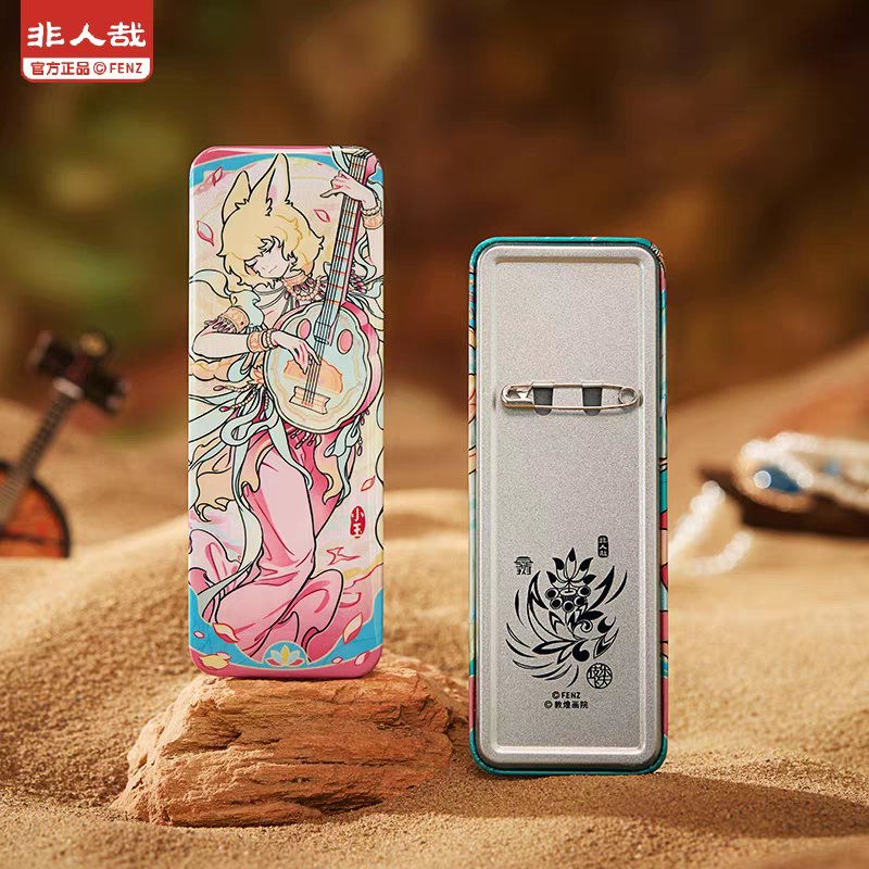フェ~レンザイ 敦煌画院コラボ 伎楽飛天 スクエア缶バッジ フェ~レンザイ 敦煌画院コラボ 伎楽飛天 スクエア缶バッジ