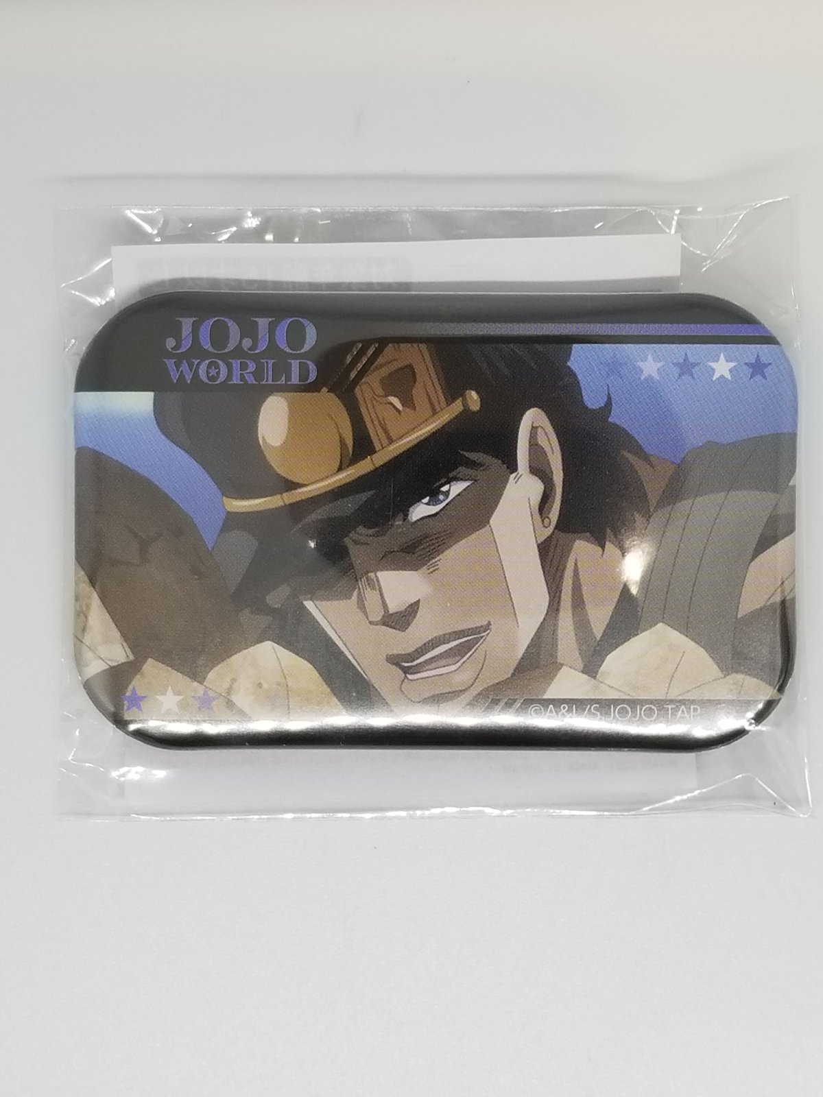 ジョジョの奇妙な冒険 空条承太郎カド丸缶バッジ | K-BOOKS 池袋 2