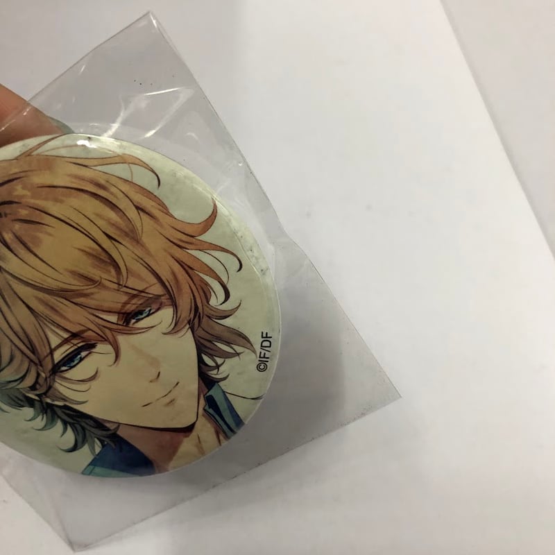 シミ有】ピオフィオーレの晩鐘 ニコラ 缶バッジ | K-BOOKS 池袋 2次元