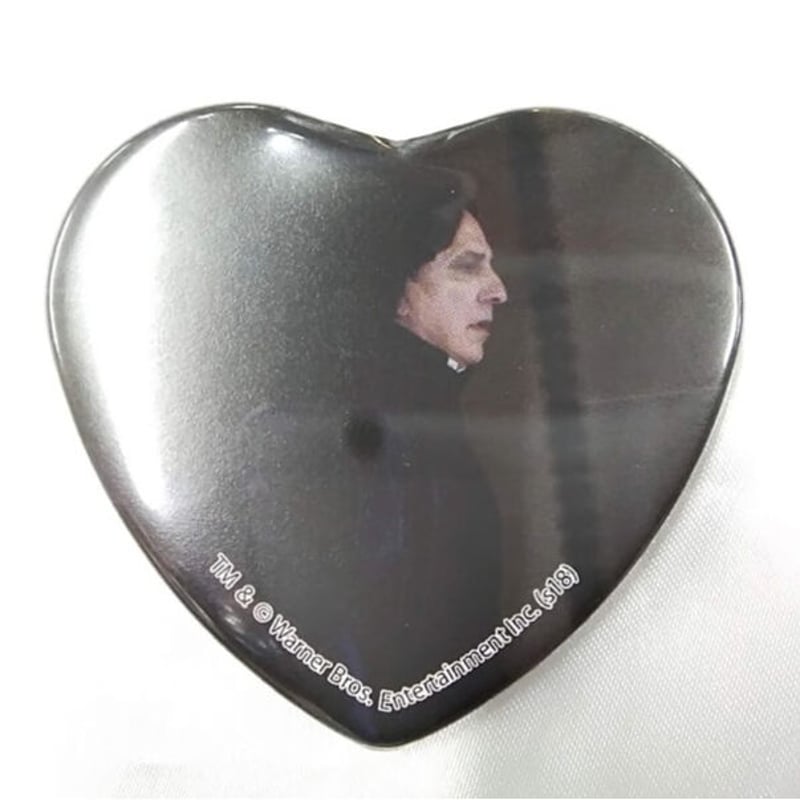 新品 ハリーポッター セブルス・スネイプ ハート缶バッジ ② 【公式通販】