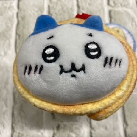 新品未開封】ちいかわカフェ 店員さん マスコット ハチワレ STORES