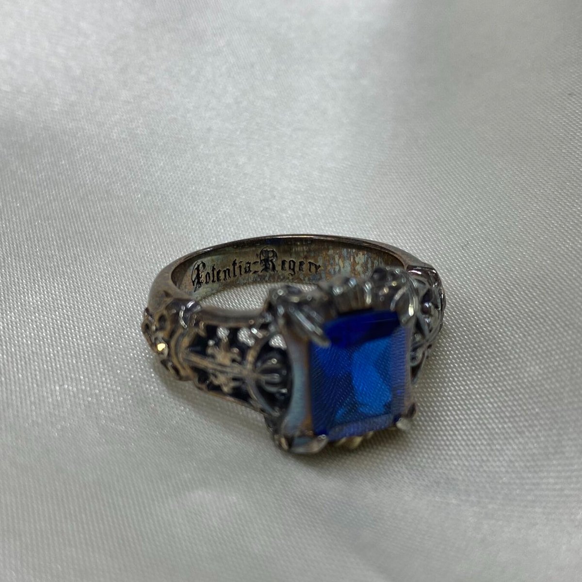 経年劣化による変色有】 黒執事 ファントムリング 15号 | K-BOOKS 池袋