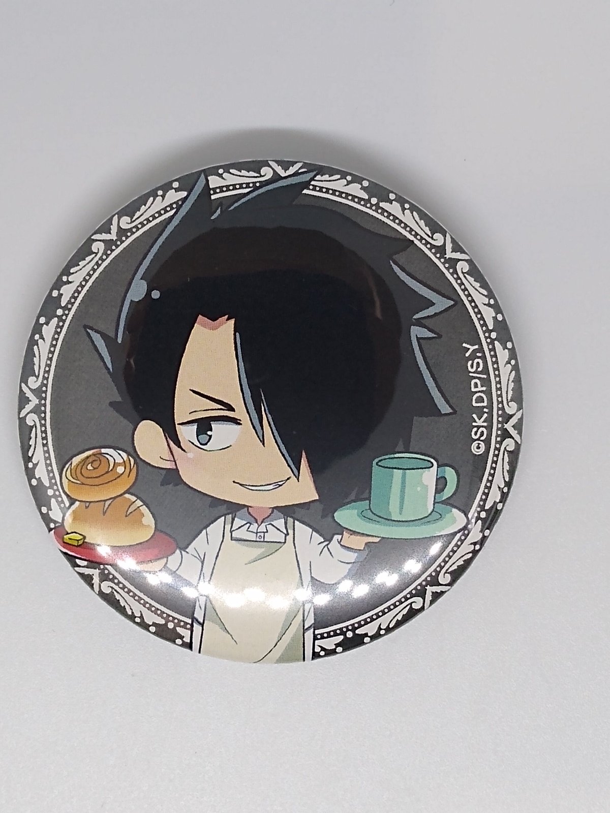 約束のネバーランド レイ 缶バッジ | K-BOOKS 池袋 2次元グッズ通販