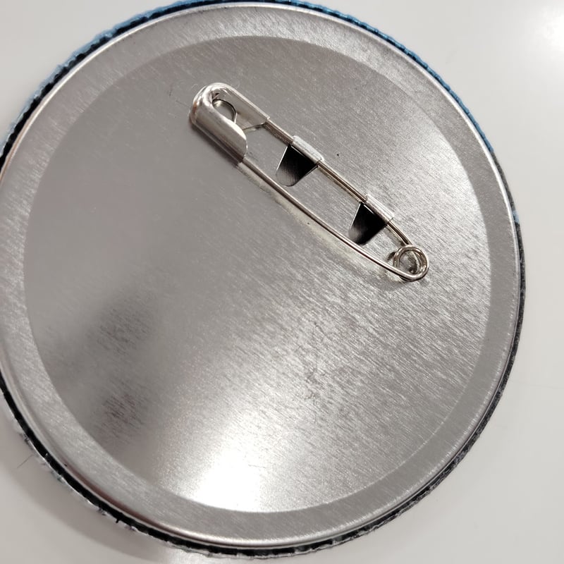 裏サビ有】ディアヴォーカリスト シエル 缶バッジ ホロ | K-BOOKS 池袋