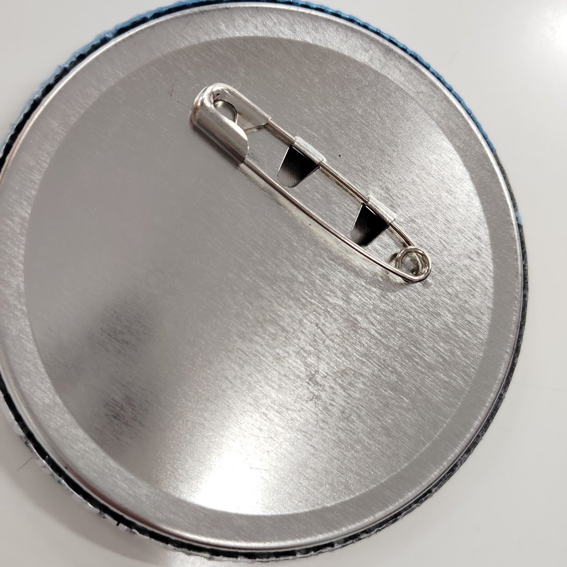 裏サビ有】ディアヴォーカリスト シエル 缶バッジ ホロ | K-BOOKS 池袋