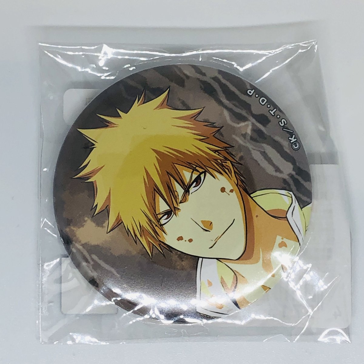 死神 黒崎一護 缶バッジ】匿名配送]BLEACH 黒崎一護 スクエア 缶バッジ