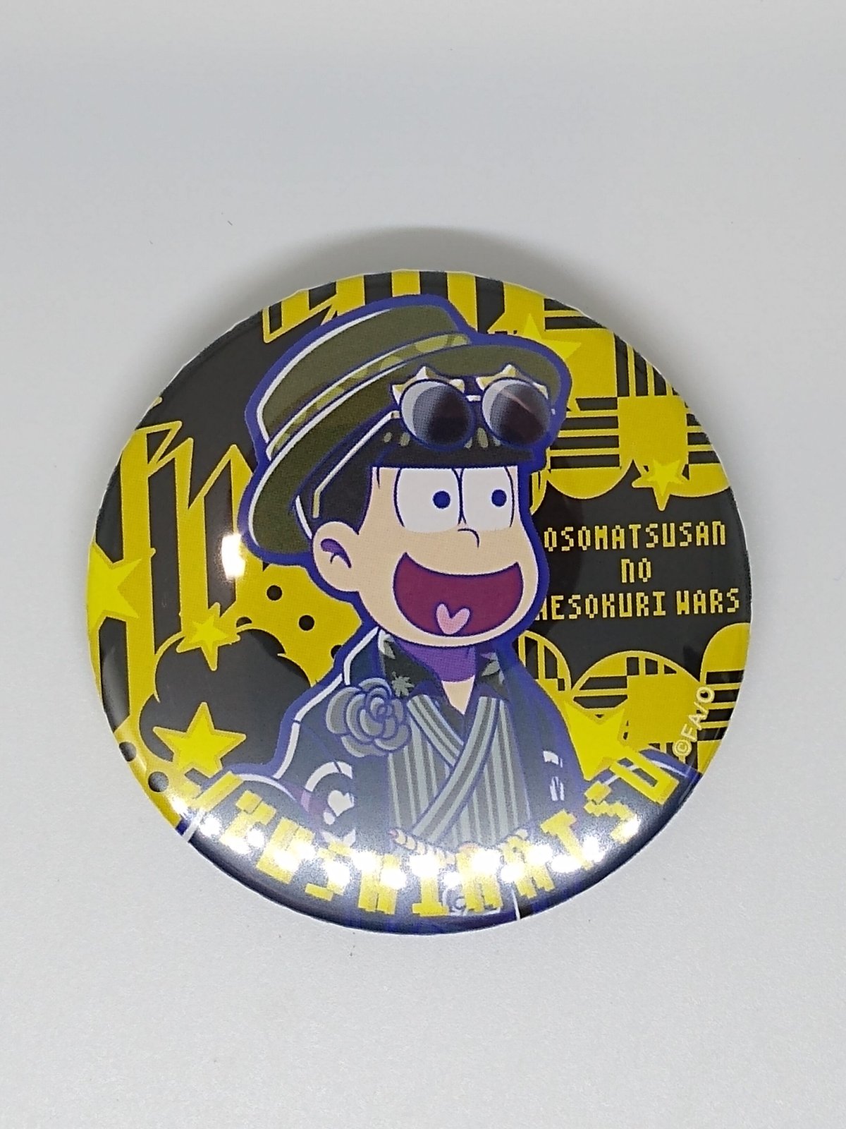 おそ松さん へそくりウォーズ カラ松 缶バッジ 2点セット おそ松さん へそくりウォーズ カラ松＆一松 缶バッジ 2点セット