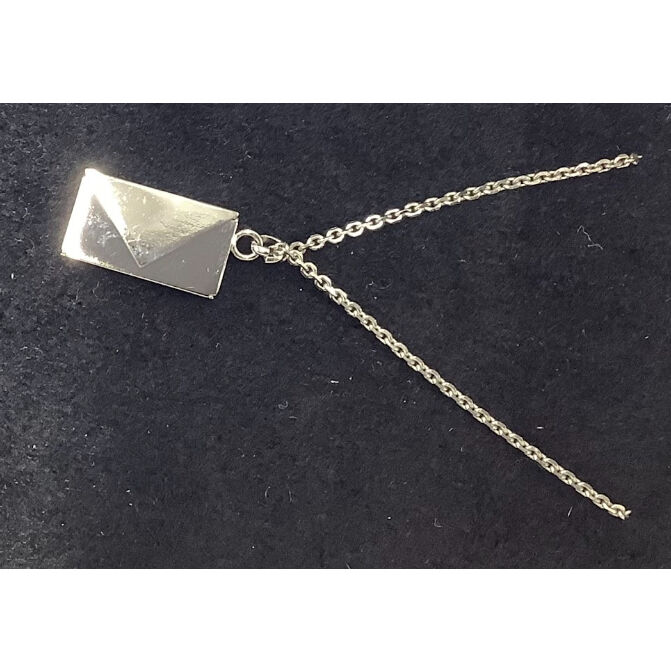 BANANA FISH レターモチーフネックレス fit=scale-down,w=1200