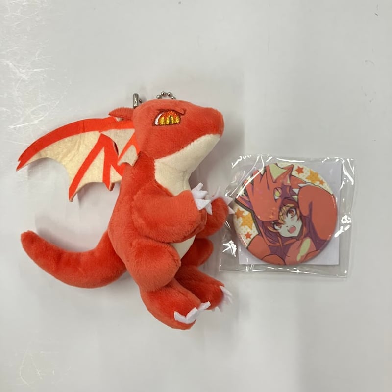 ワンドオブフォーチュン ラギ ドラゴンぬいぐるみ＆缶バッジセット | K