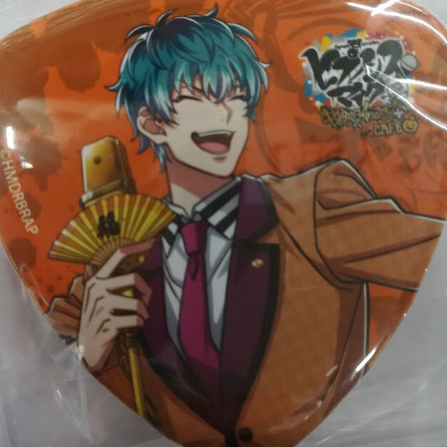 ヒプノシスマイク 白膠木簓 ピック型缶バッジ | K-BOOKS 池袋 2次元