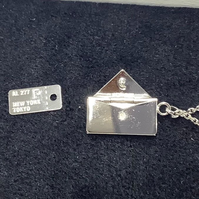 BANANA FISH レターモチーフネックレス TVアニメ『BANANA FISH』よりレターモチーフネックレス、ロゴ パーカー