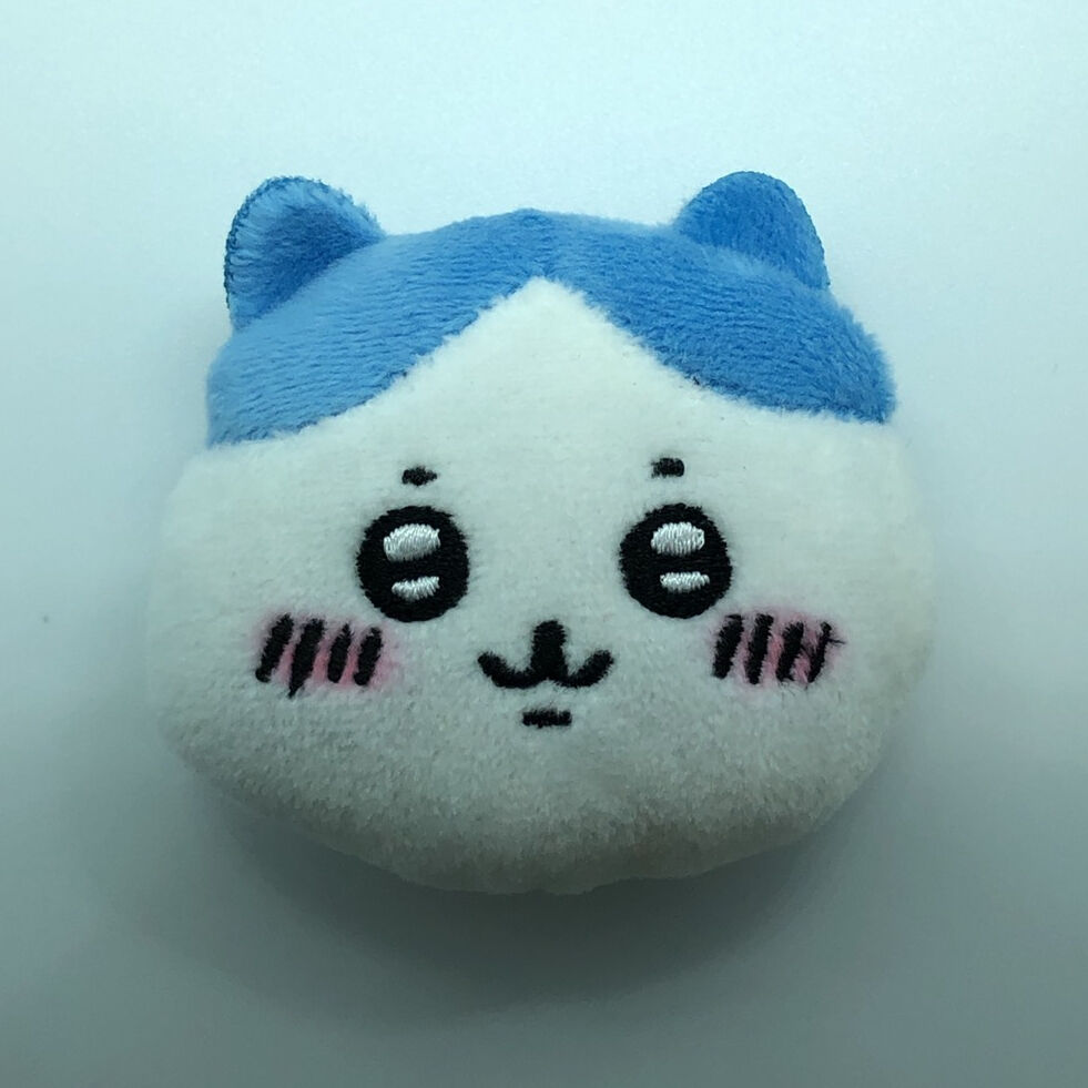 ちいかわ ハチワレ ぬいぐるみバッジ ちいかわ』 ハチワレ ぬいぐるみバッジ | K-BOOKS 池袋 2次元グッズ通販