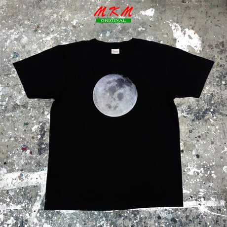 月・Tシャツ