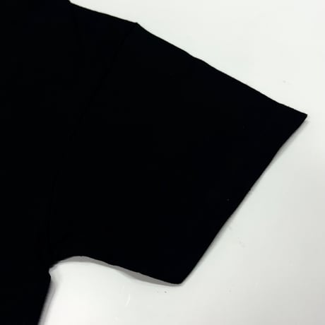 月・Tシャツ