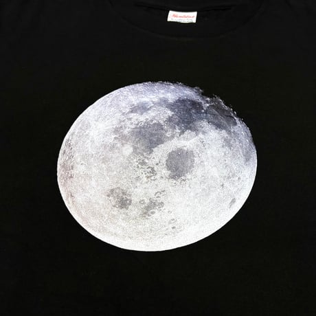 月・Tシャツ