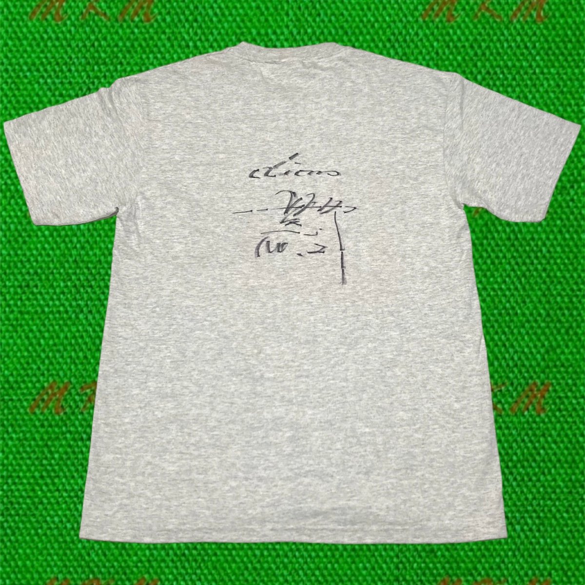 匿名配送　激レア　証明書付き　ELT 直筆サイン入りTシャツ 90s マクドナルド 謎サイン入り・Tシャツ | MKM ORIGINAL