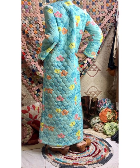 60-70's flower quilting robe