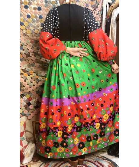 1960-70's balloon sleeve flower one-piece