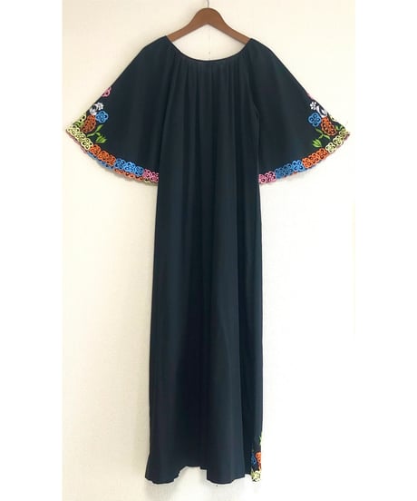 60s embroidered dress