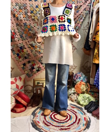 granny square vest white×black