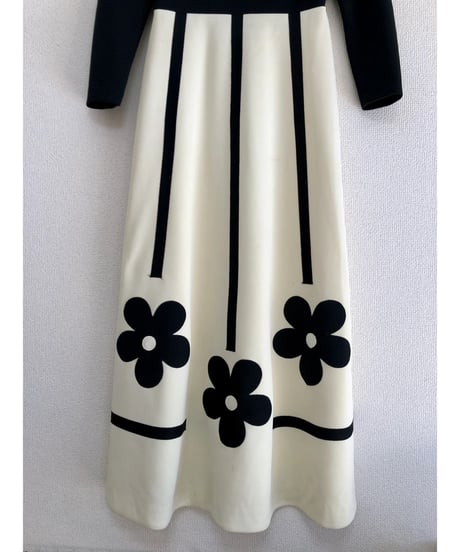 60s monotone flower dress