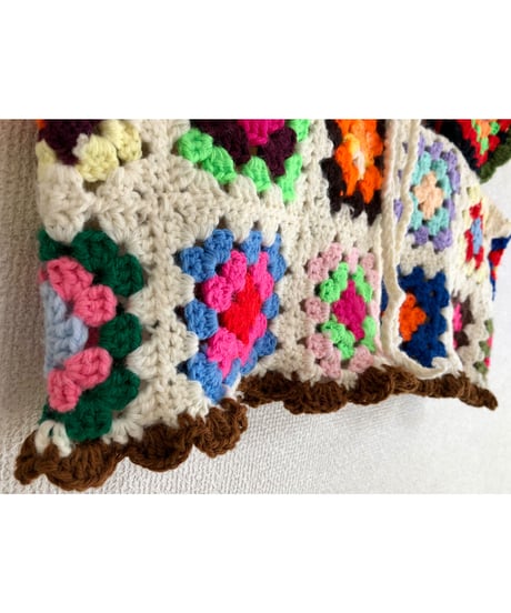 granny square vest white×black