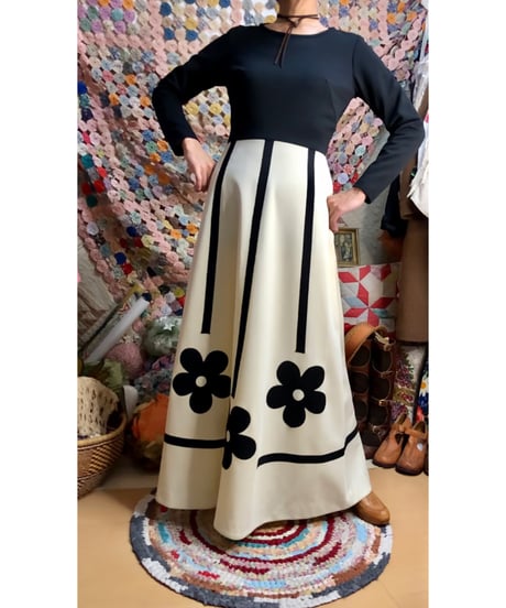 60s monotone flower dress