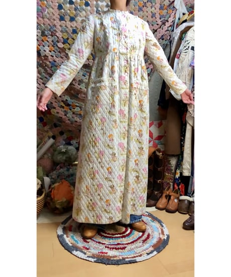 70s quilted sweet robe