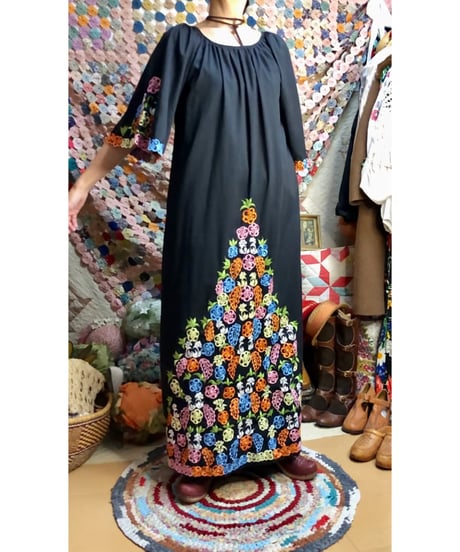 60s embroidered dress