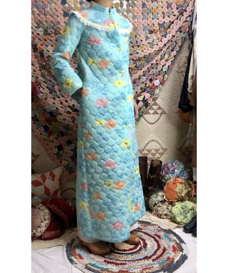 60-70's flower quilting robe