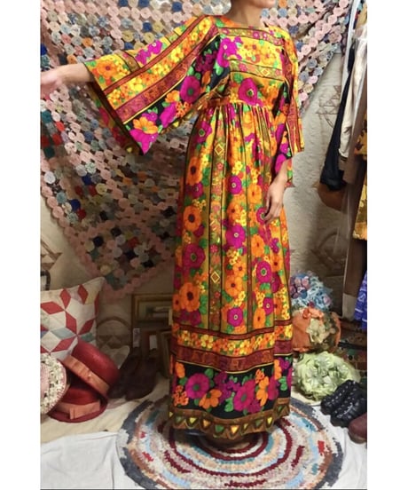 60-70's flower dress