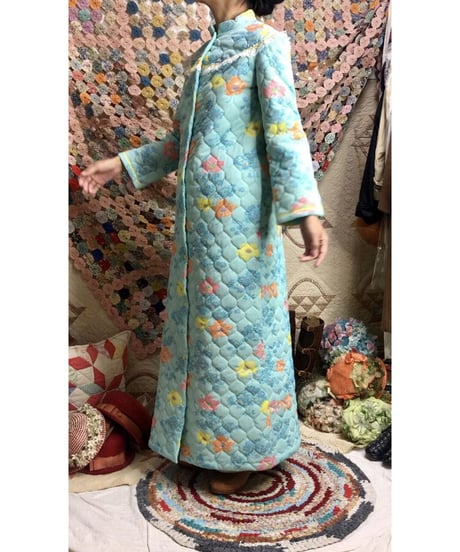60-70's flower quilting robe