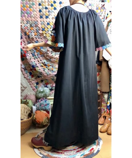 60s embroidered dress