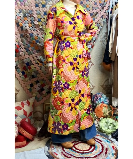 60's quilted flower robe