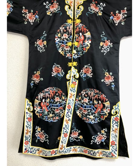 60's chinese embroidered robe