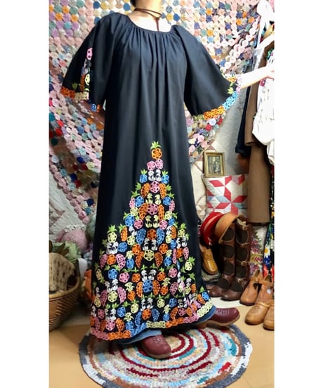 60s embroidered dress
