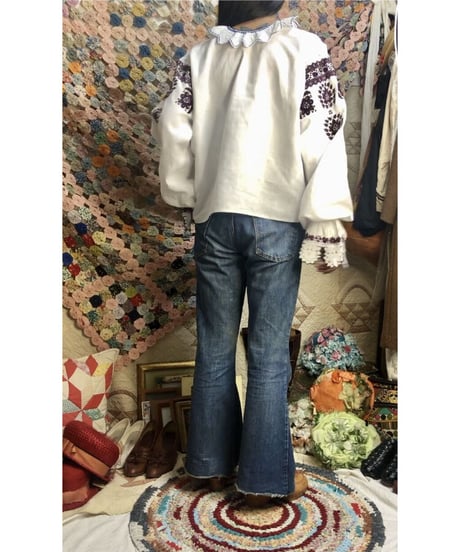 vintage croatian embroidered blouse②