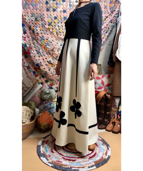 60s monotone flower dress