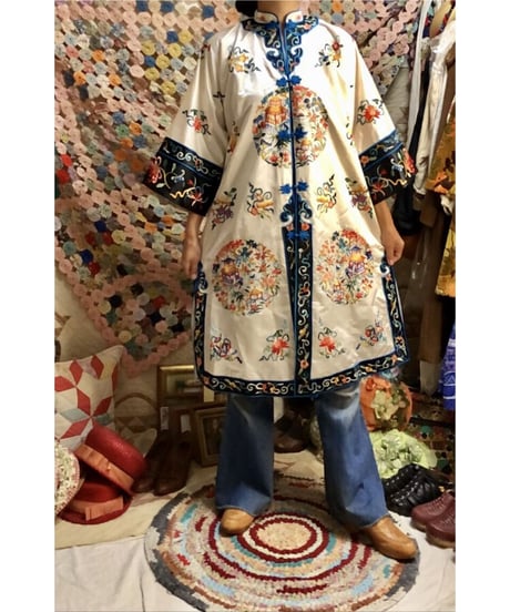 50's chinese embroidered robe