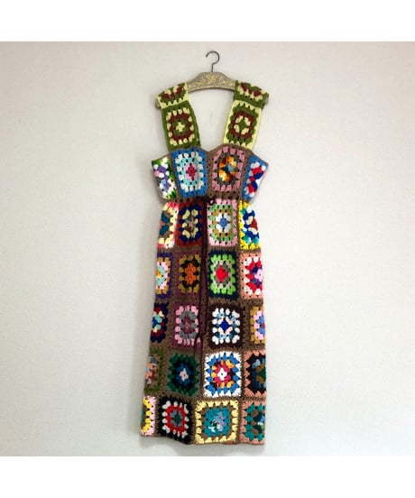granny square one-piece beige