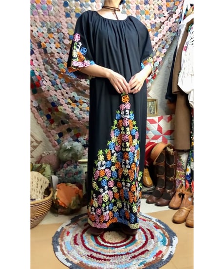 60s embroidered dress