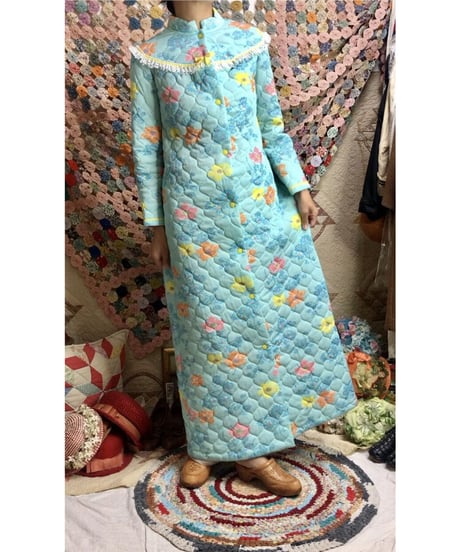 60-70's flower quilting robe