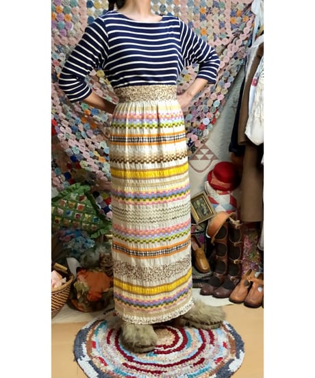 70s embroidered ribbon work skirt
